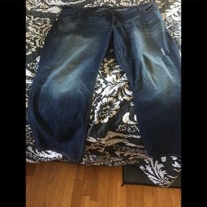 Distressed Cropped Jeans